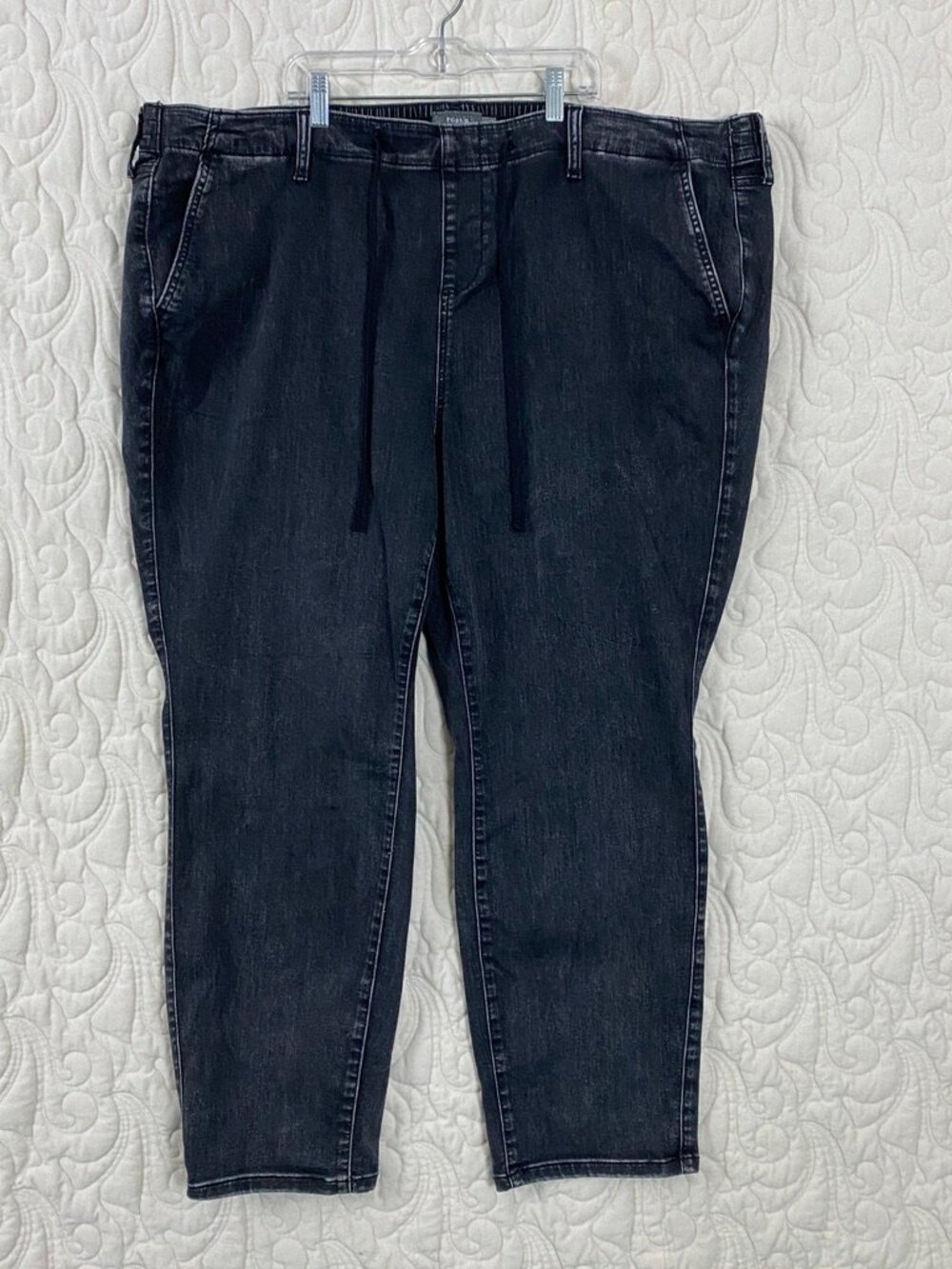 Torrid Pull on Jeans Size 4R 26 Black Stonewash Drawstring Waist